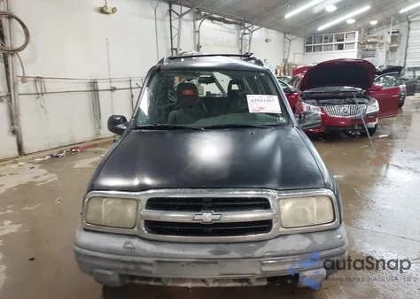 2003 Chevrolet Tracker Hard Top Base from USA, damaged, VIN 2CNBE13C836928703